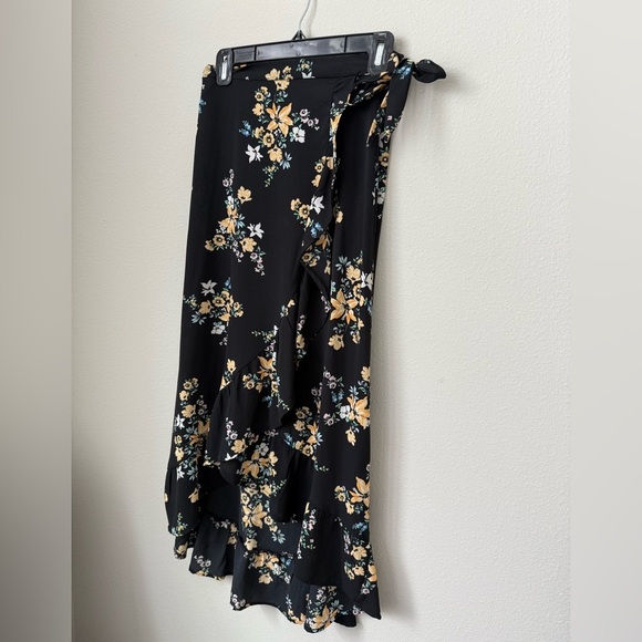 H&M Floral Wrap Skirt - Black and Yellow - Picture 5 of 6